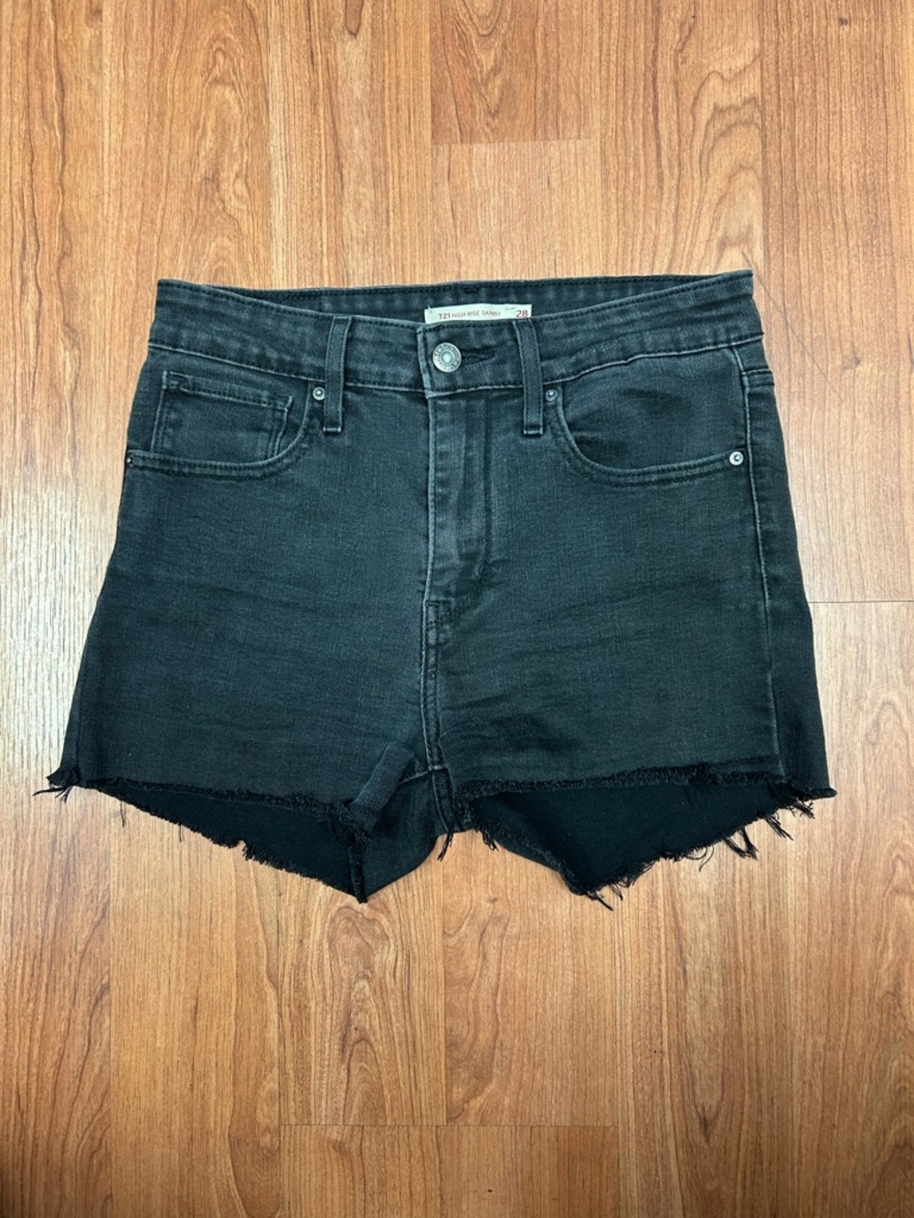 Levi’s 721 High-Rise Skinny Cut Offs Size 28